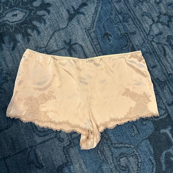 NWT Josie Natori Lilian Lace Trim Sleep Shorts in Greige (Sz. XL) - Picture 1 of 9